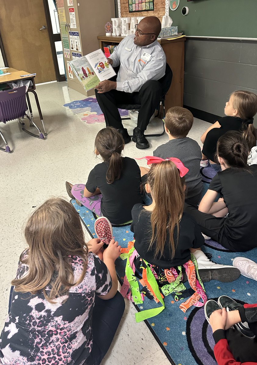 I love that so many people are willing and wanting to come read to our scholars! We will reach that 1,000,000 word goal in no time! 💜 #AlvaradoExcellence