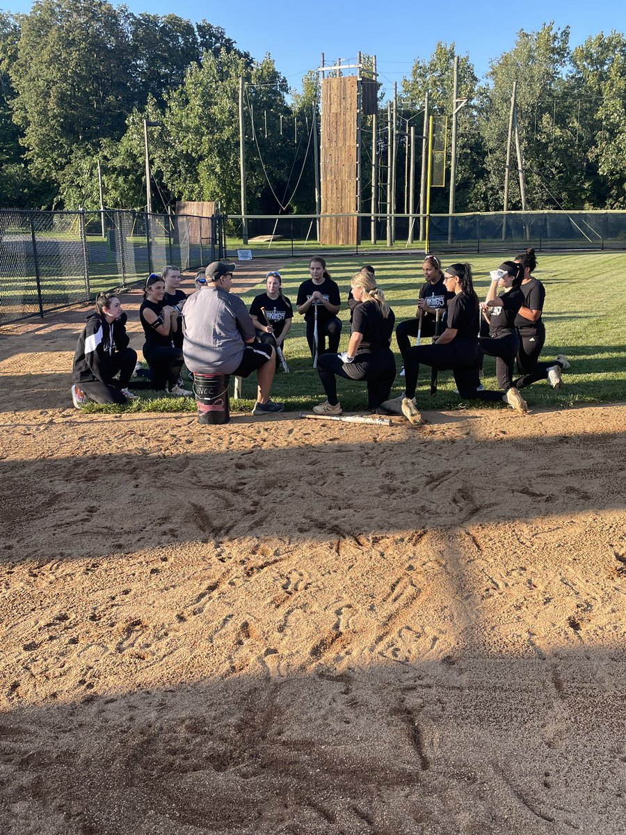 HVCC_Softball tweet media