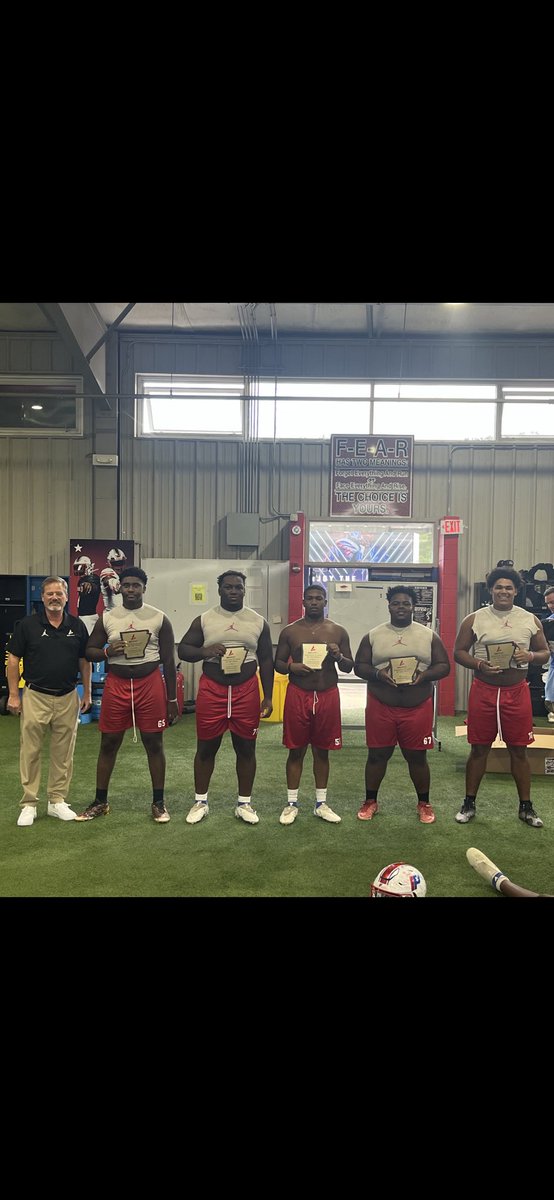 BSNSPORTS_Ark's tweet photo. Congratulations @RandallDavis67 @AlexMartin76_ @LandonCanady1 @williams_cache and Marquirious Hill our Week Three @BSNSPORTS_Ark Players of The Week #OLineLove @ParkviewLr @ArFCAArkansas @COACHESPOD #Bulldozers https://t.co/JB2MZDhuS3