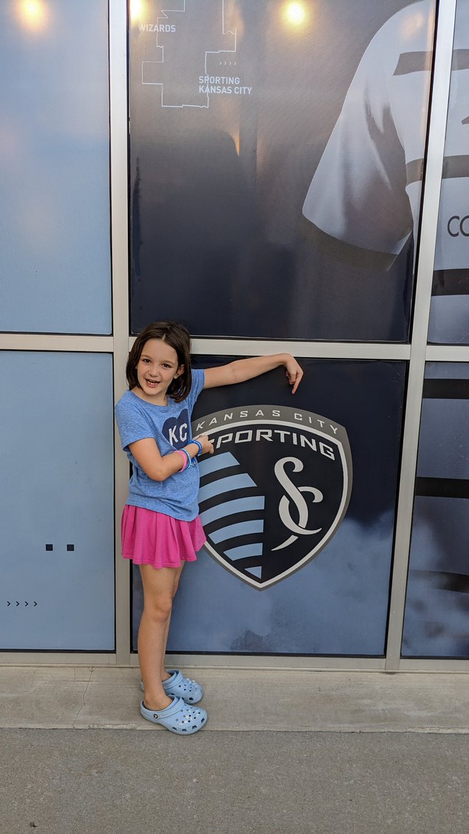 Lolo thinks THESE GUYS will win tonight.  Go #SpotingKC