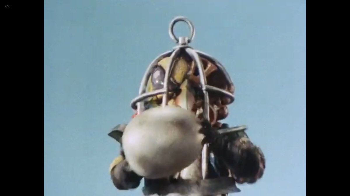 TokuTomFoolery's tweet image. #Denziman #Episode46 Review: Santa and his dumb friends fall for another trick by those two Vader women. They should really recognize them by now. This is also another Denzi Blue episode. The monster throws eggs and this episode is a bad egg. #SuperSentai