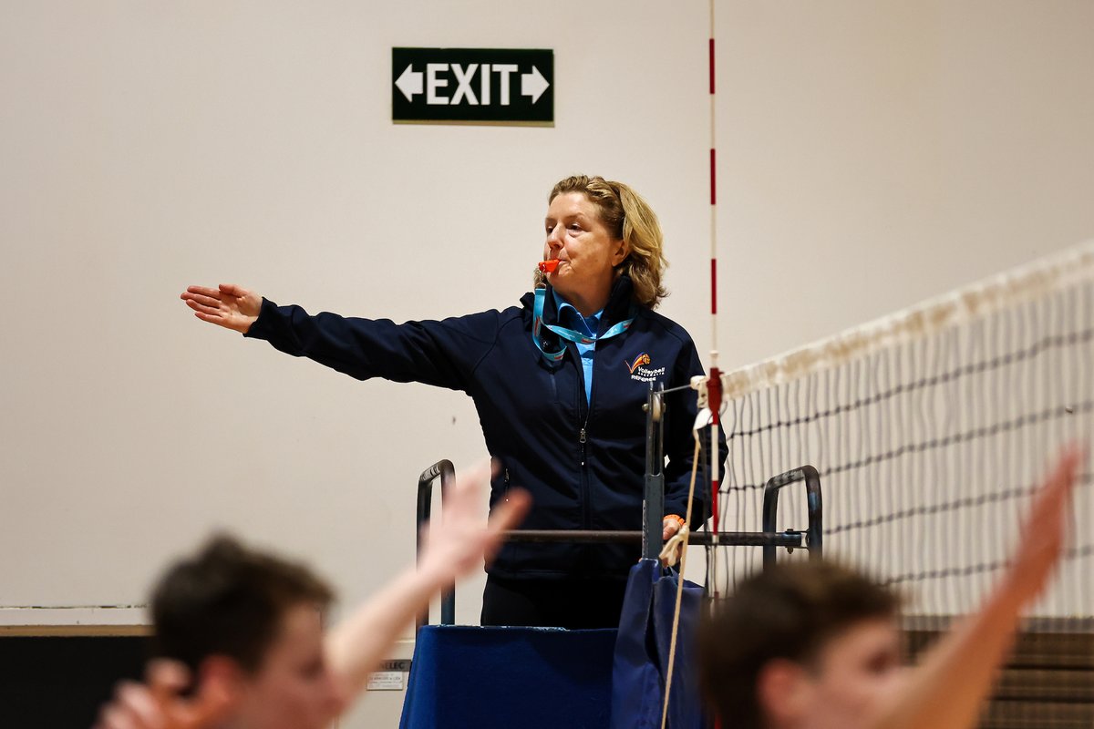 ausvolley's tweet photo. π£οΈ Shout out to all the amazing coaches, officials and volunteers who give up so much time to ensure players at the Australian Youth Volleyball Championships have a fantastic experience π
π Draw/results π https://t.co/TUFKlwJ1OH
πΈ @Rogue_Gun
#youthchamps #AYVC #Volleyball https://t.co/Ara0oCLvKN