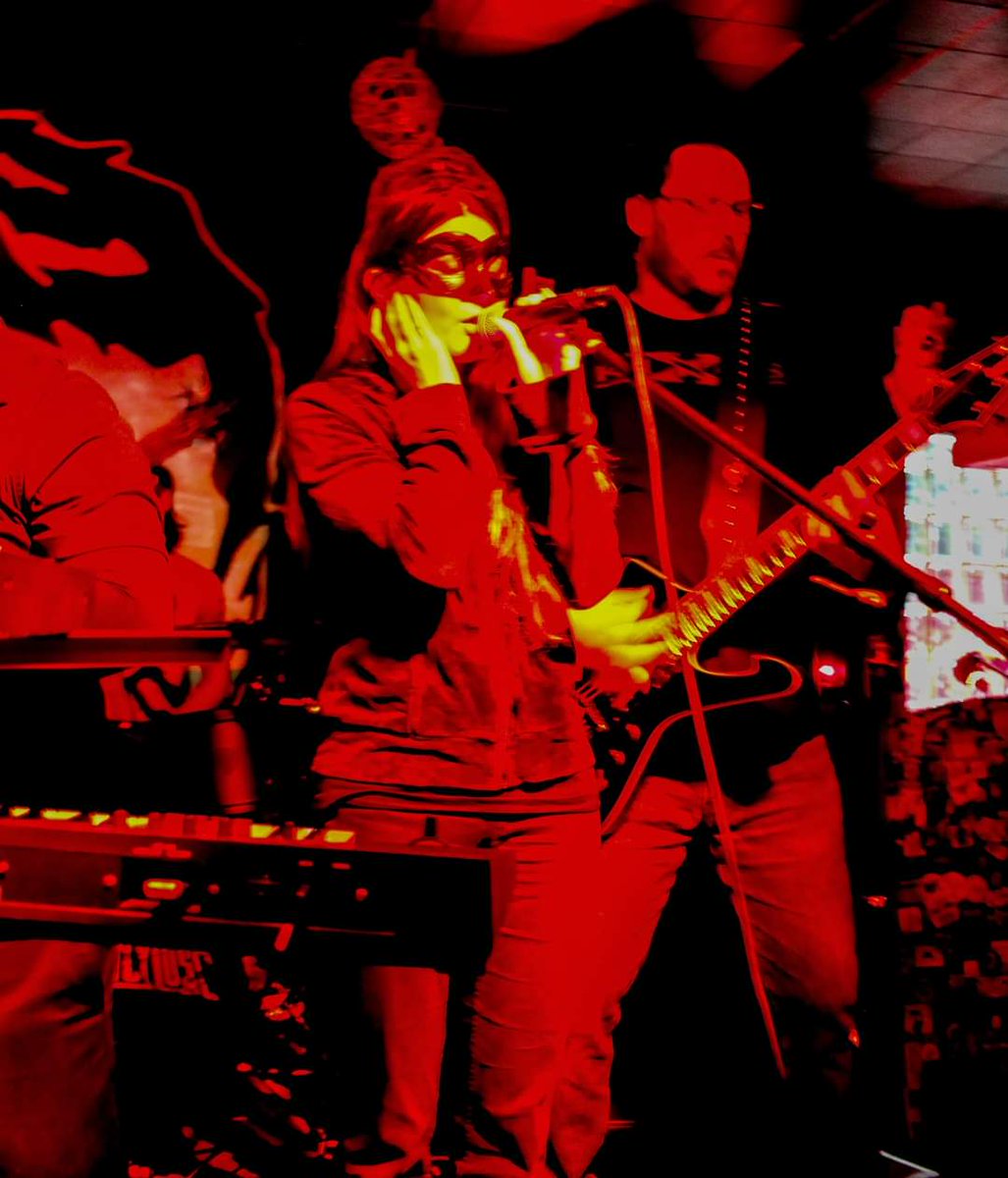 InherentlyLost's tweet image. Some live shots at the @Buzzbin this past weekend #metal #rock #buzzbin #rocknroll #livemusic #liveshows #industrialcore #ohiometal #blackmetal #deathcore #symphonicmetal #doom #inherentlylost