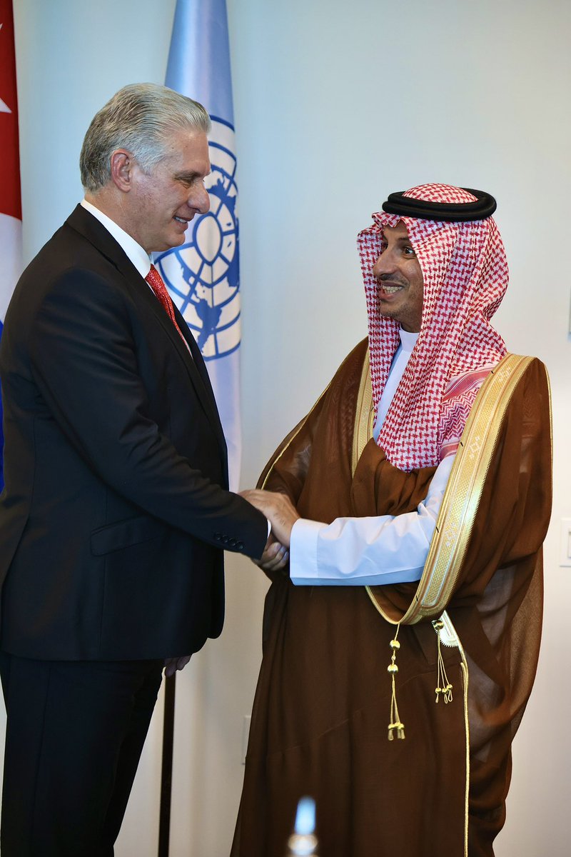 Me reuní con <a href="/AhmedAlKhateeb/">Ahmed Al Khateeb أحمد الخطيب</a>, ministro de Turismo del Reino de Arabia Saudita.

Ratificamos voluntad de seguir fortaleciendo las relaciones bilaterales y aprovechar potencialidades existentes para ampliar nexos económicos, comerciales y de cooperación en áreas de interés común.