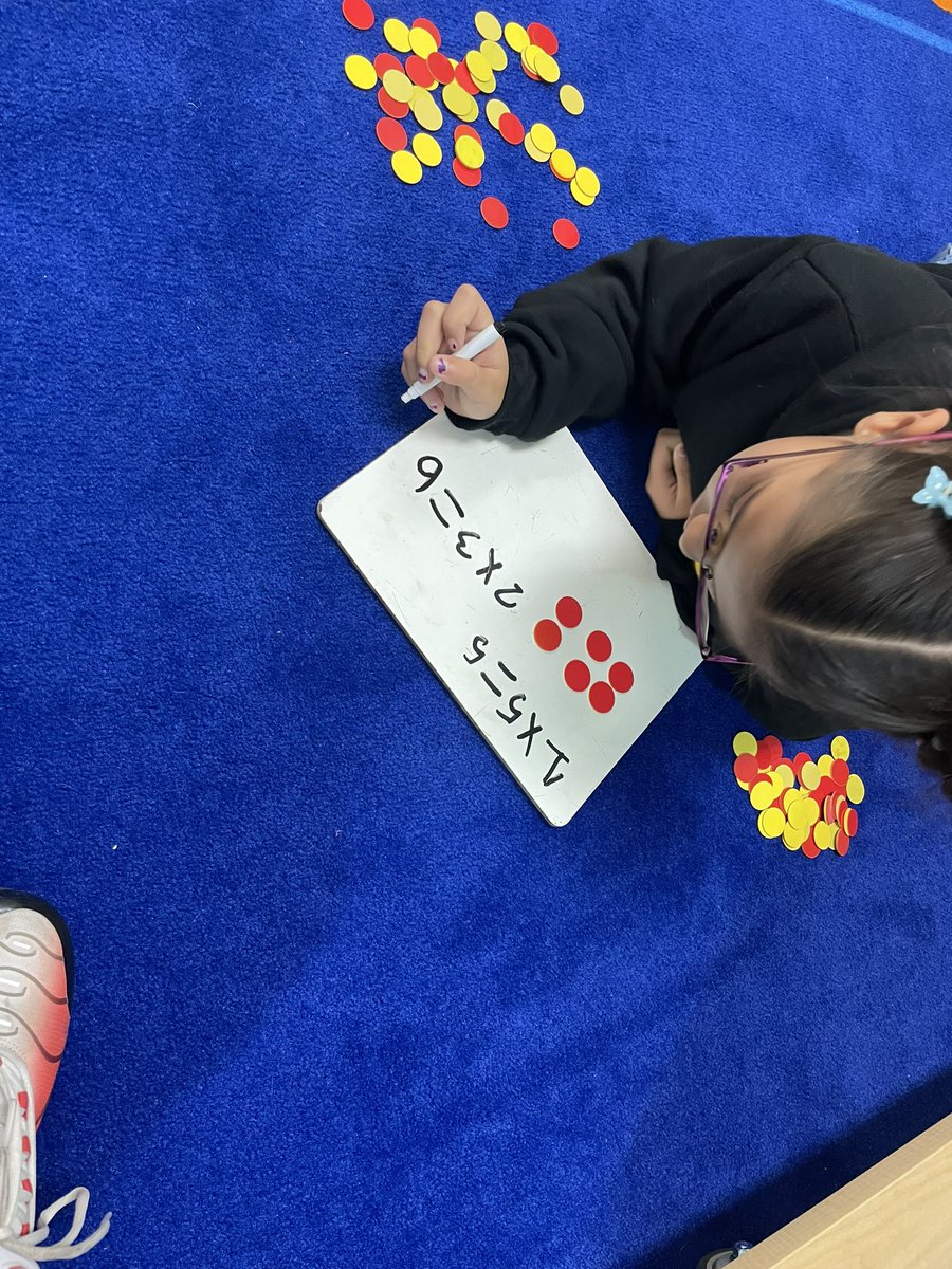 MsCTakeTheLeap's tweet photo. Creating arrays to solve multiplication equations! @EISDMath #NixTheTricks @PeralesESchool https://t.co/lVgUZxhVE9