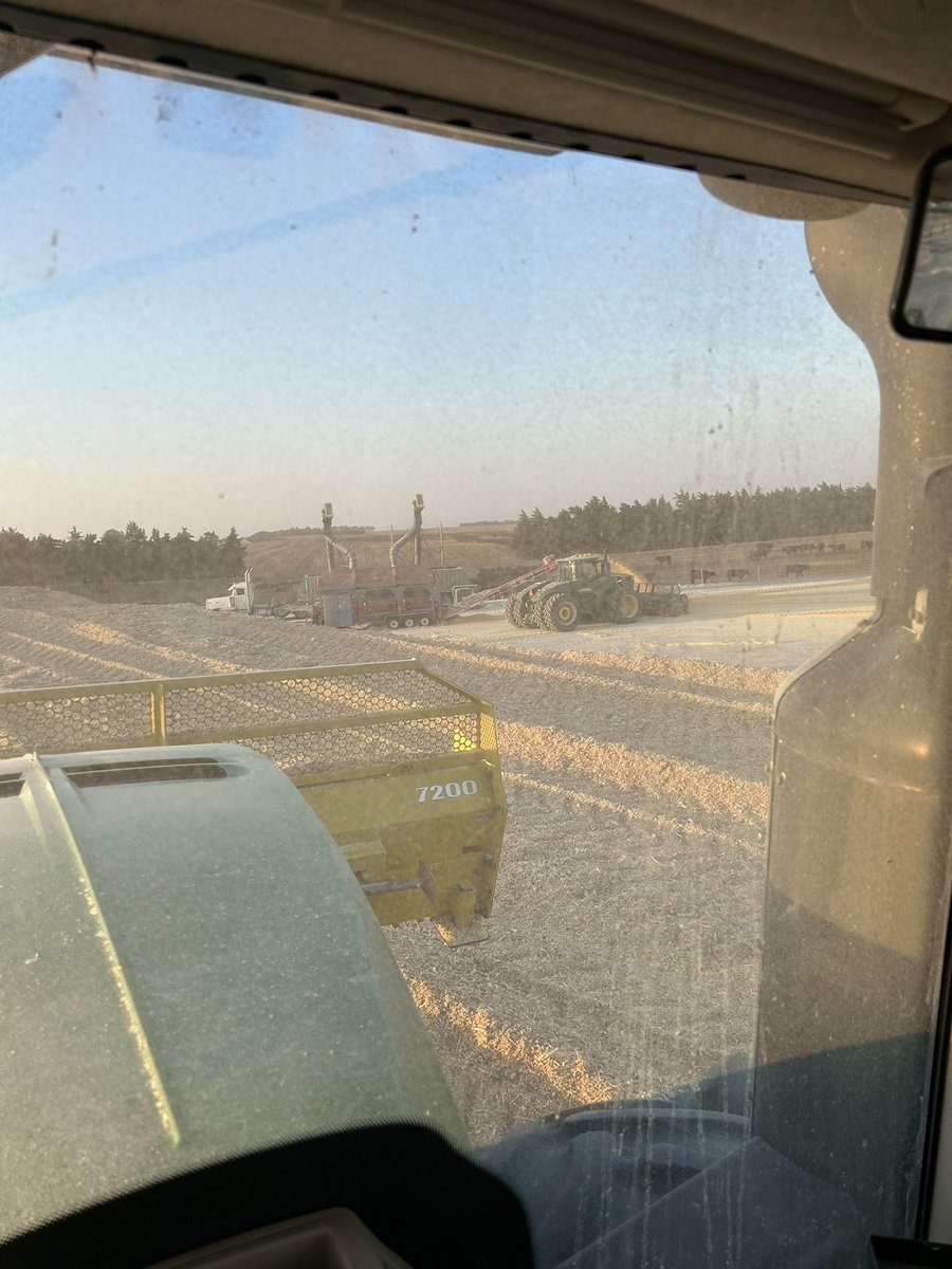 reigle_andy's tweet photo. There’s nothing I dislike more then harvest season. There’s absolutely nothing to enjoy about it. https://t.co/YOtJk1Bmac