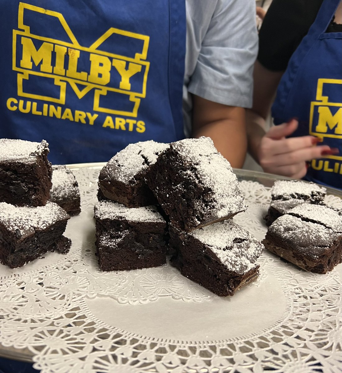 buffdiner2017 (@culinarymilby) on Twitter photo Juniors and Seniors <a href="/CulinaryMilby/">buffdiner2017</a> continue to practice new recipes for the Buffalo Diner #honemade #cookies #flan and #cakebrownies #bakinglab Juniors and Seniors <a href="/CulinaryMilby/">buffdiner2017</a> continue to practice new recipes for the Buffalo Diner #honemade #cookies #flan and #cakebrownies #bakinglab