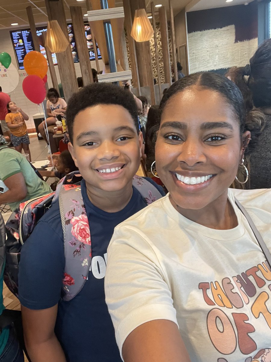 JennJacobs12's tweet photo. Had a blast at McTeacher Spirit Night supporting the @PtaRidge @HumbleISD_RCE #cubcommUNITY https://t.co/ctnd9DqKew