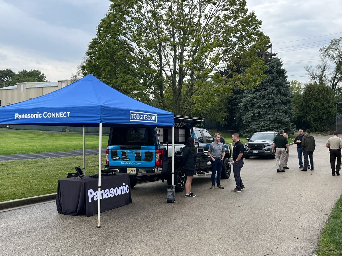 ilfbinaa1951's tweet photo. Thank you to @panasonic  and CDS Technologies for showing off their great equipment and bringing @calabria_wheels to feed all the Northern IL FBINAA attendees. 
A big thank you to @FBIChicago for the use of the Range for our meetings. 

@FBIChicago #partnership @FBINAAQuantico https://t.co/TiL057TVhc