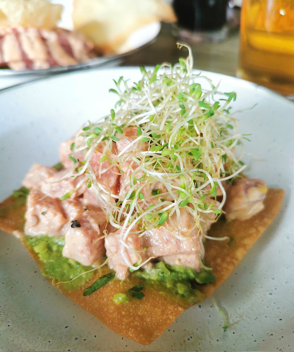 ricardoaayala's tweet photo. @GALLONEGRO777 ... Muy buenas tostadas de atún en #LaBarcaza https://t.co/kX332xbZq1
