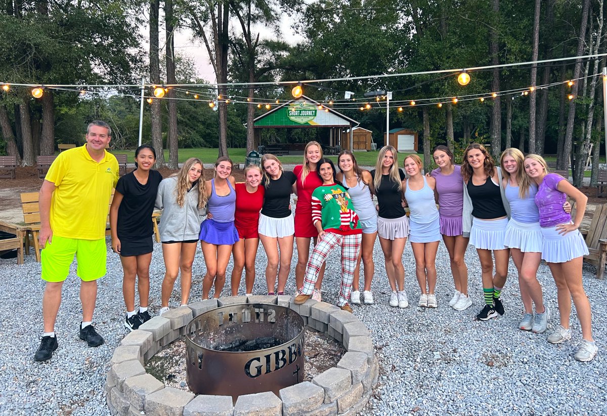 Tennis_cghsnc's tweet photo. The Varsity tennis team took a break from practice today to spend the afternoon on retreat.  A fun time of competition, bonding and reflection. https://t.co/mTow7YPza3
