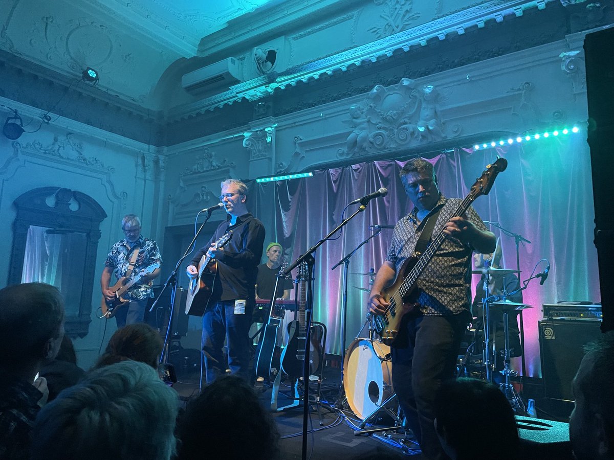 Unbelievable Truth at @Bushhallmusic celebrating the 25th anniversary of Almost Here. A brilliant evening, despite the pre-gig soaking in Uxbridge Road! 🌧️
@untruth_band
