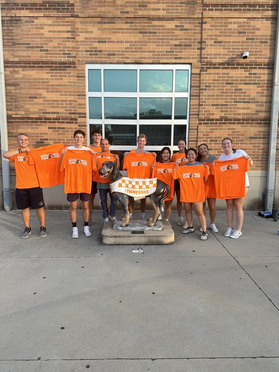 After a 14-1 championship game win, Gainzzz is the coed ultimate frisbee champions!