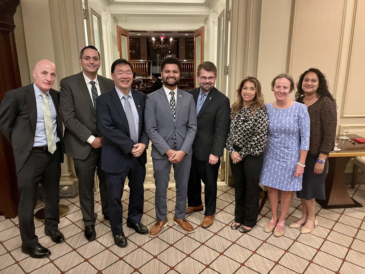 Thank you for taking the time to meet with our @MoffittNews team in D.C. yesterday, @RepMaxwellFrost! We appreciated the opportunity to connect and share Moffitt’s mission and how we’re tackling the cancer burden in our state and beyond. #MoffittDCFlyIn