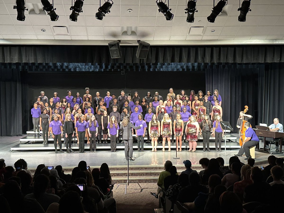 CHC_Mr_Johnson's tweet photo. Our choir did amazing tonight. Mr. Gil has really got our kids sounding fantastic.  @CHCPrinc_Renaud #wearewYne https://t.co/cdL0lxV2iU