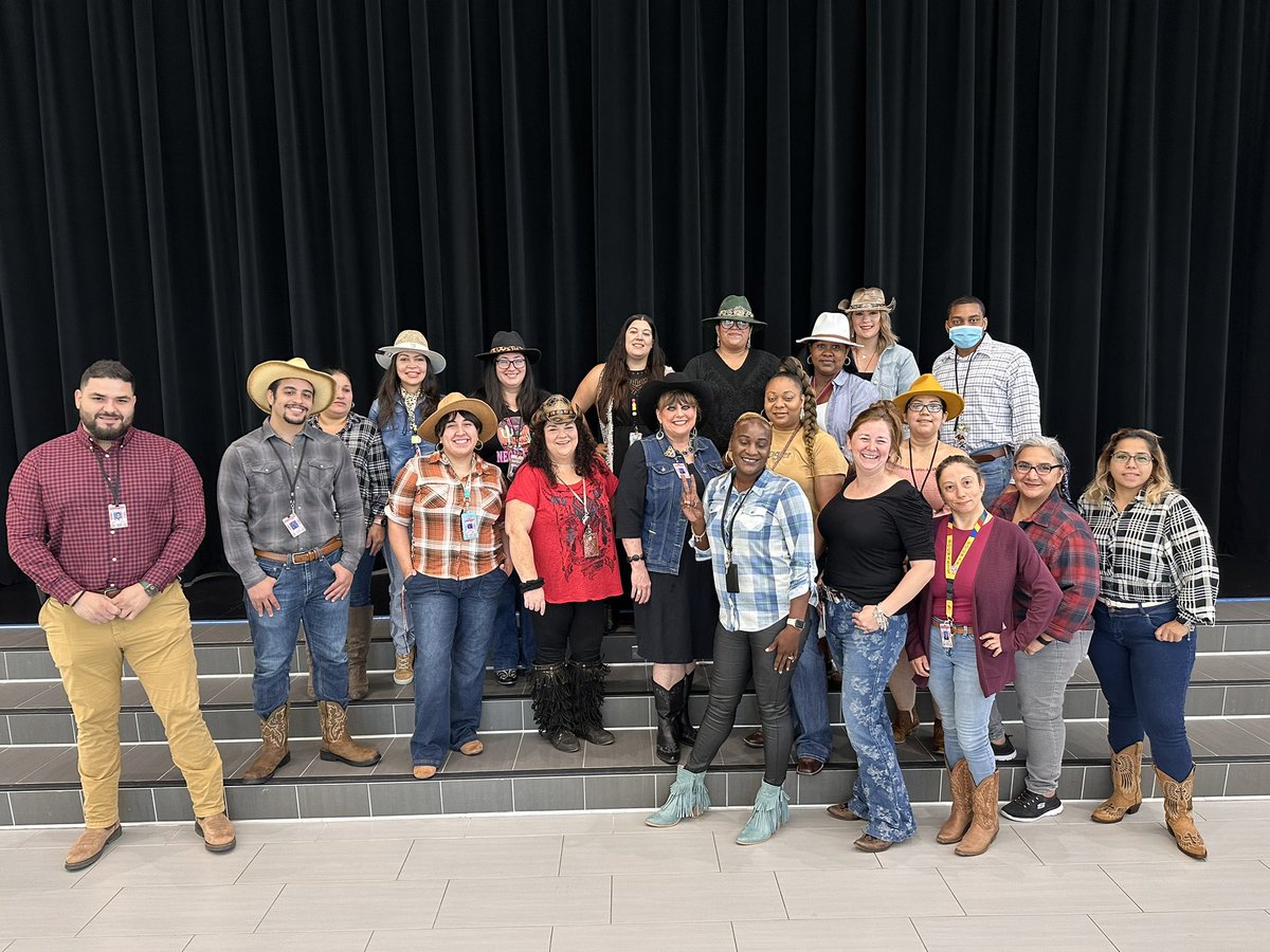 SantaFeCISD's tweet photo. Wild West at SFE 🐴 #homecoming https://t.co/l52J8L0llk