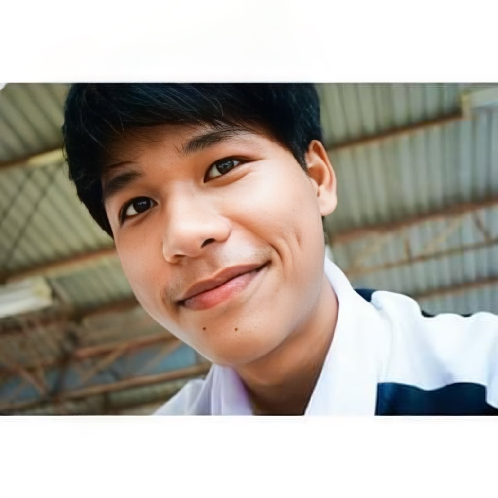 เอาหน้าไปดูอีกเยอะๆ ตำหนิไฝใต้ปากสองจุด 
สถานที่ที่มันเคยอยู่ และคาดว่าเคยนัดเย็ดสาวๆในจังหวัดนั้นๆ
-เชียงใหม่ 
-ตาก พบพระ
-ชลบุรี บางแสน 
-พัทยา
-กทม รัชดา ปากเกร็ด เมืองทอง ประชาชื่น คลองตัน ลาดพร้าว ในเขตบางเขนทั้งหมด นนทบุรี 
 
ร้านเหล้า 
-พีค สเปล เล่นใหญ่ นัวร์ เดอะแทรปฯลฯ