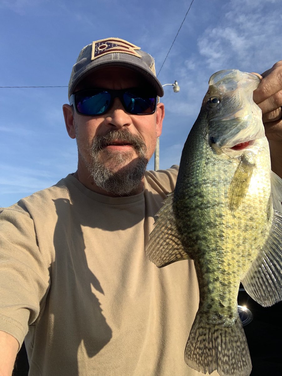 DanRobb65's tweet image. When the wife tells you it looks like a nice day to fish, you fish!  This is a 13 3/4” crappie from Indian Lake, Ohio.