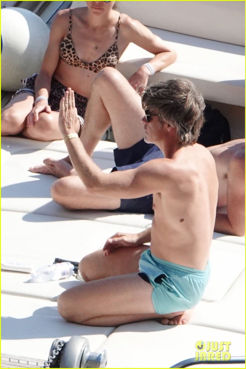 뭐 하는 걸까ㅋㅋㅋㅋㅋ (Sep. 12, 2023)

#ChrisPine #크리스파인