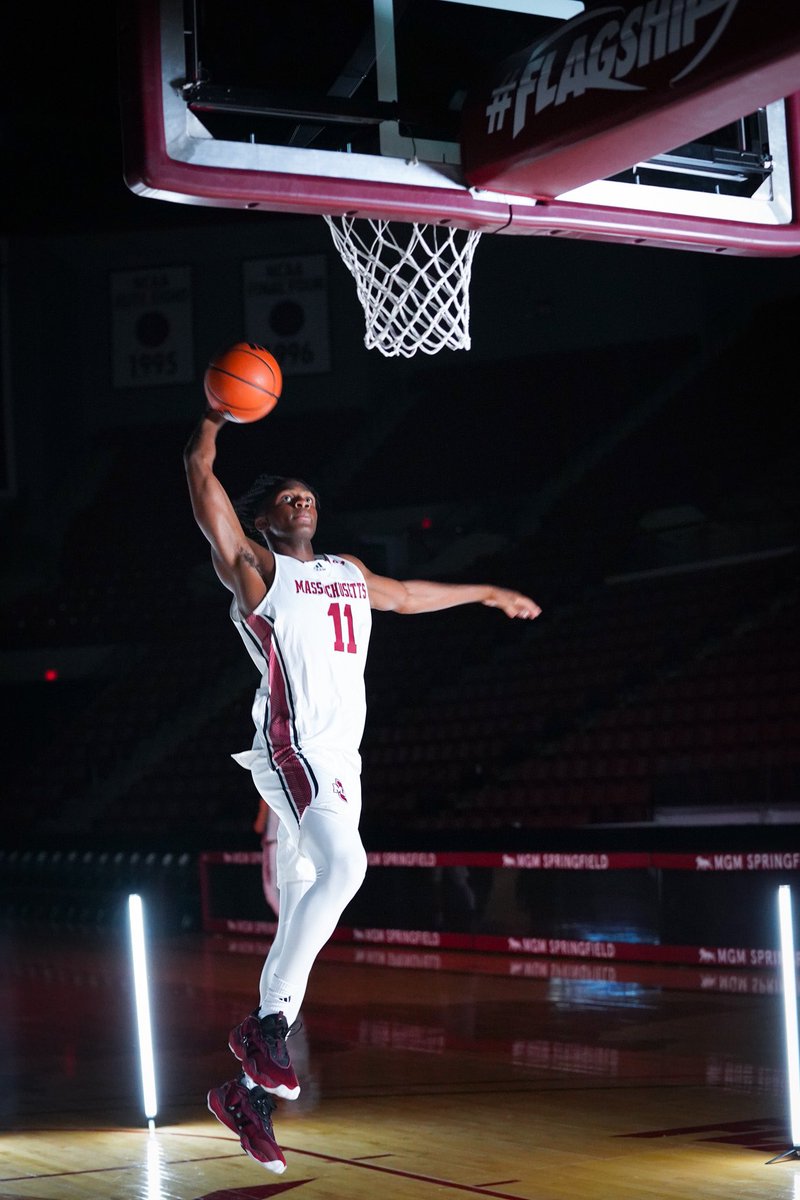 UMassMBB tweet picture