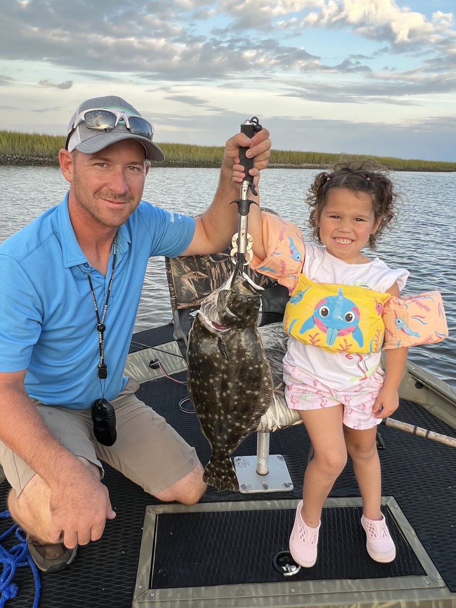 golfsuper247365's tweet photo. Been a great flounder season so far here in N.C. Had a fish fry for everyone at Meadowlands G.C. today. Perks of coastal living! https://t.co/OLUBoEzLMX