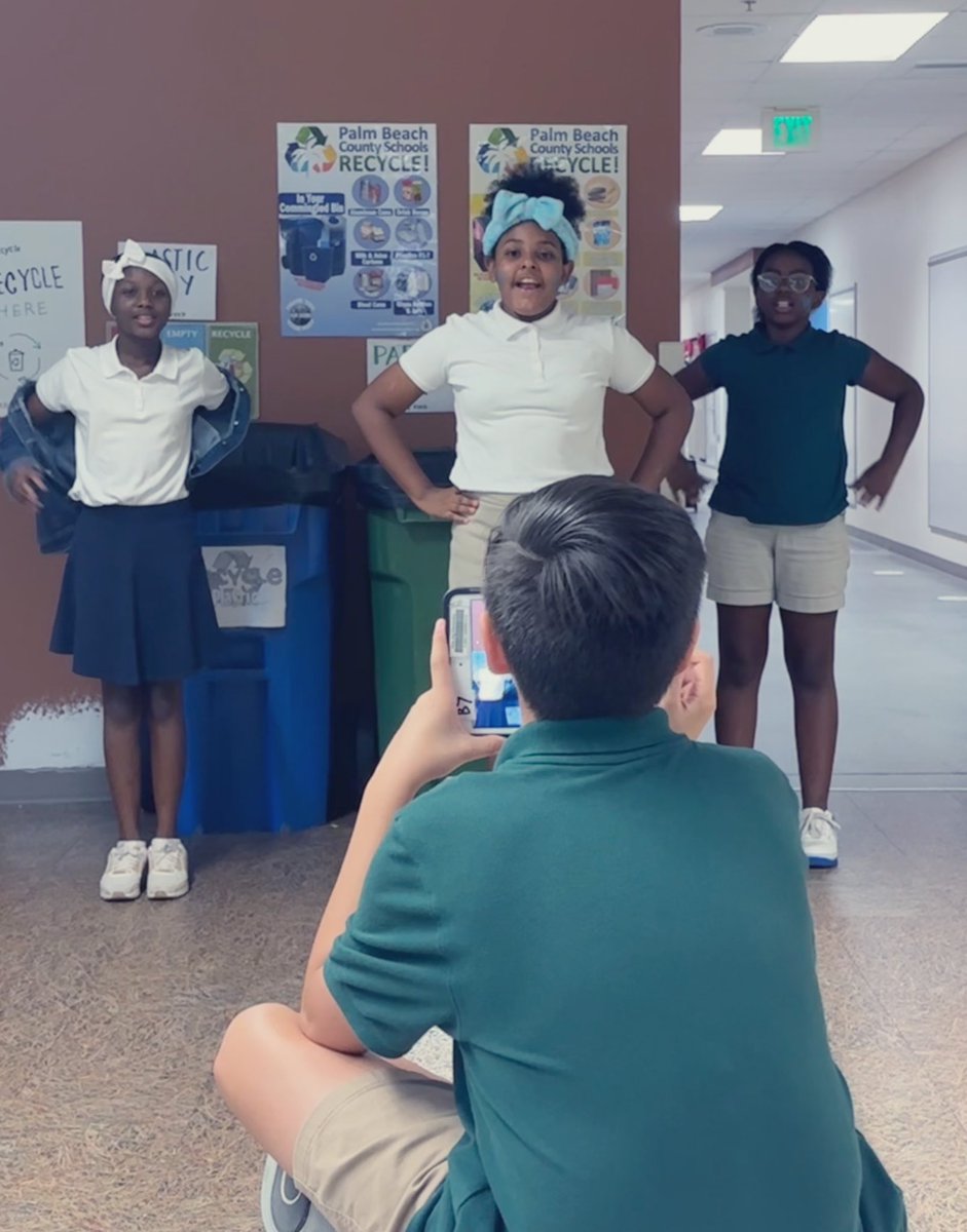 PJESCounseling's tweet photo. The Sustainable Futures club members @PineJogES are working hard to get the word out about the importance of the 3 Rs!  They were SO excited about the @WPBgreen reusable water pouches and learning it’s not too hard to say NO to single- use plastics! @SDPBCChoiceCTE https://t.co/yvUNpMh1RL