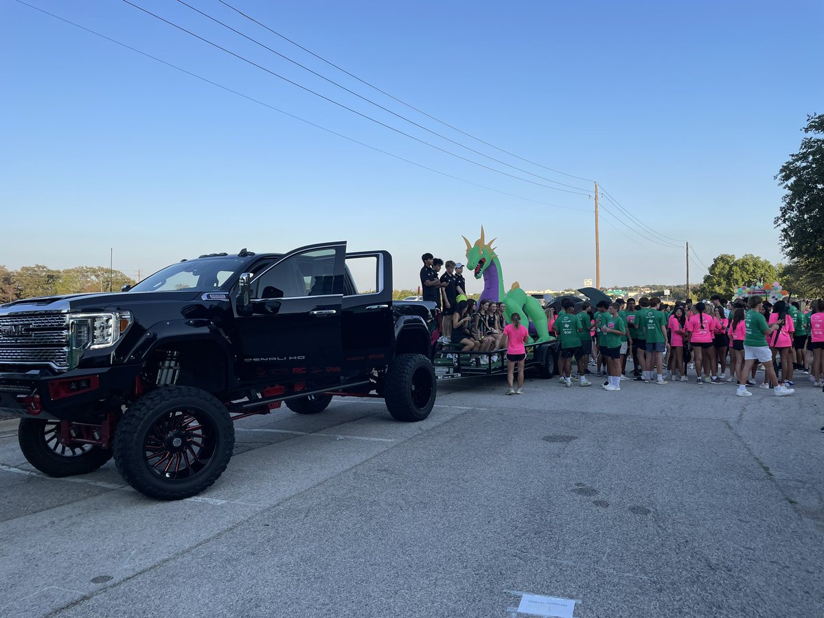 SLCTennis's tweet photo. Dragon Tennis was just 1 of 70 floats in tonights HoCo Parade.  It doesn’t get much bigger than this!  Way to go @SLC_StuCo 🙌🏽
GO DRAGONS!!!  🐉 @CABCSLC @SLCAthletics @Carrollisd https://t.co/tXiYxTMM8a