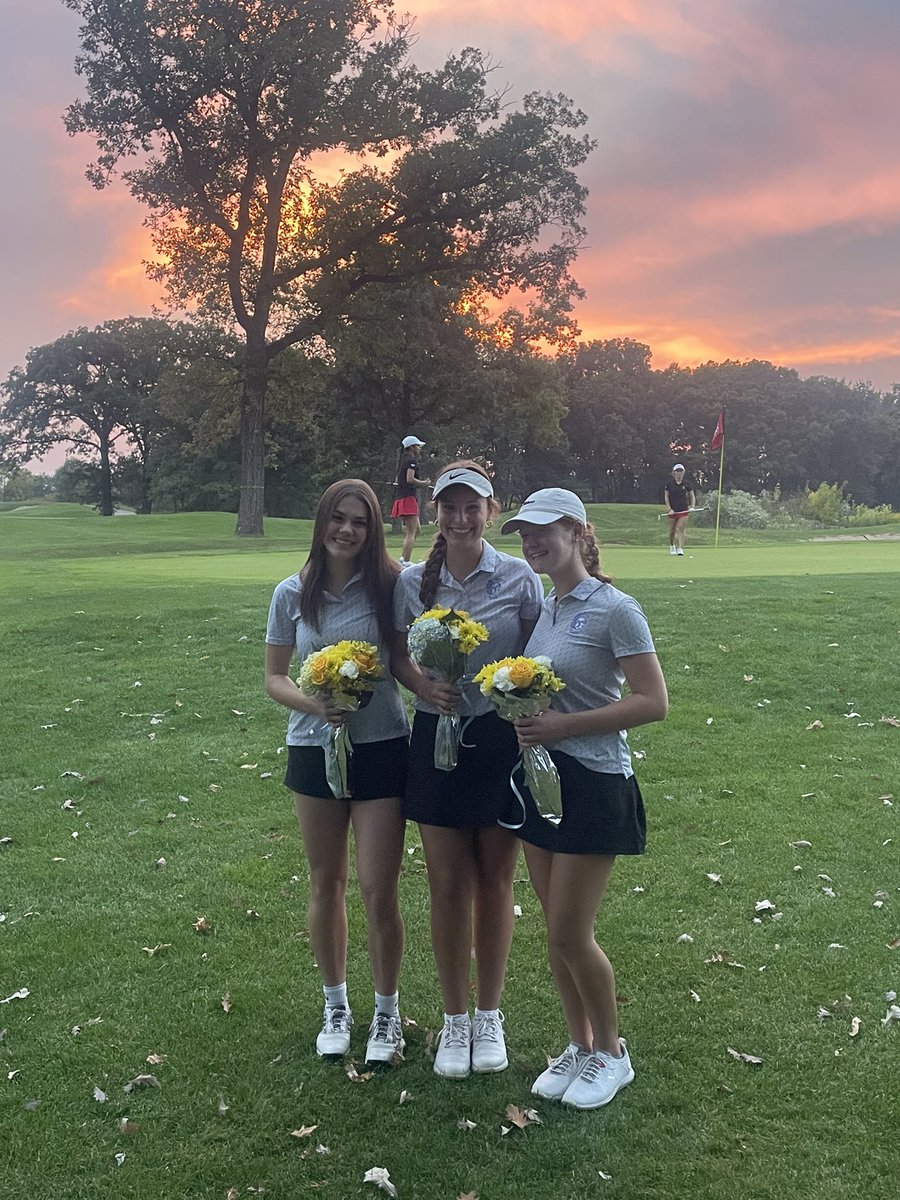 Benet and St Francis Girls Golf. Its a tie! 
Emmy H - CoMedalist 36 at Cantigny Golf Course
@shawlocal. <a href="/dhpreps/">Daily Herald Preps</a>. <a href="/KaneCountyPreps/">KaneCountyPreps</a> @TTbrianHoxsey <a href="/bobnarang/">Bobby Narang</a>
