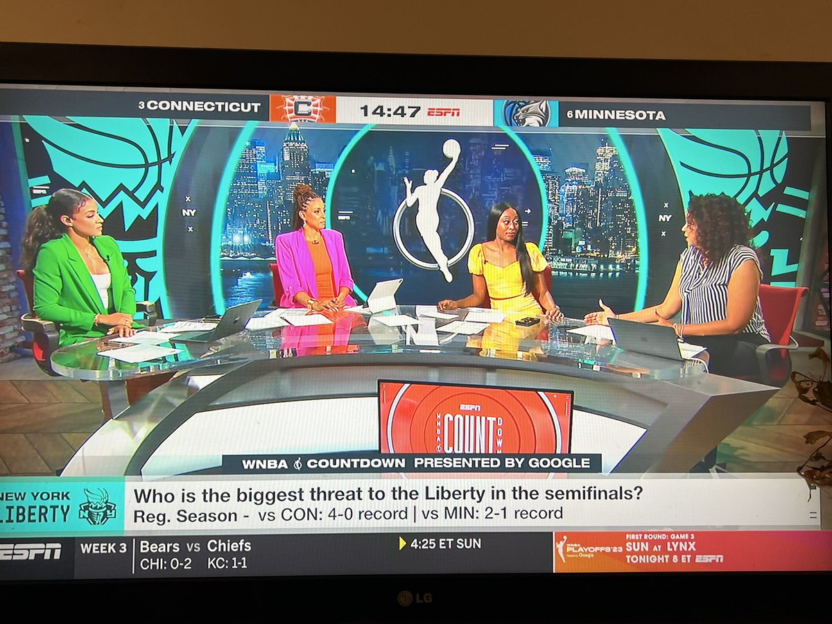 You have to be a Black woman to understand how powerful it is to see four other Black women on the largest sports network in the world speaking about a league that is 80% black women. 

<a href="/LaChinaRobinson/">LaChina Robinson</a> <a href="/Andraya_Carter/">Andraya Carter</a> <a href="/chiney/">Chiney Ogwumike</a> <a href="/CAROLYNPECK/">CAROLYN PECK</a> - Y’all are the dream! 🫶🏾✊🏾🤎