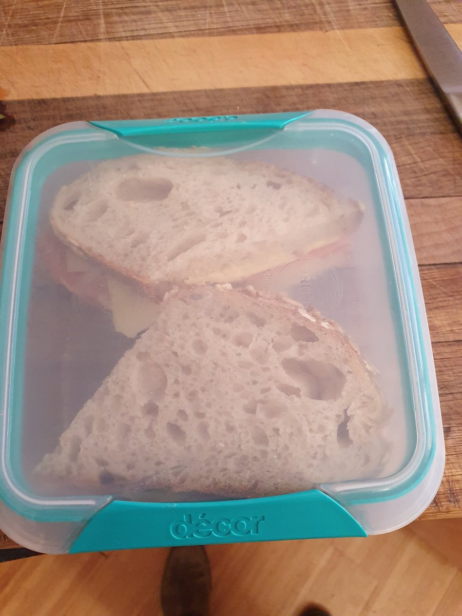 Ahh ha! Hubby forgot his lunch..so I have the last of the OAT LOAF ...yum🤗 #oatconvert