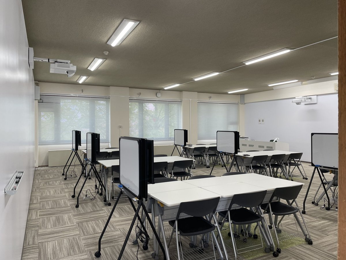 今日キャンパスに来てみたら
びっくり！？
634教室がめちゃくちゃアップデート
されてます！
印刷機もあるみたいやから印刷は
そのままできるのかな🧐