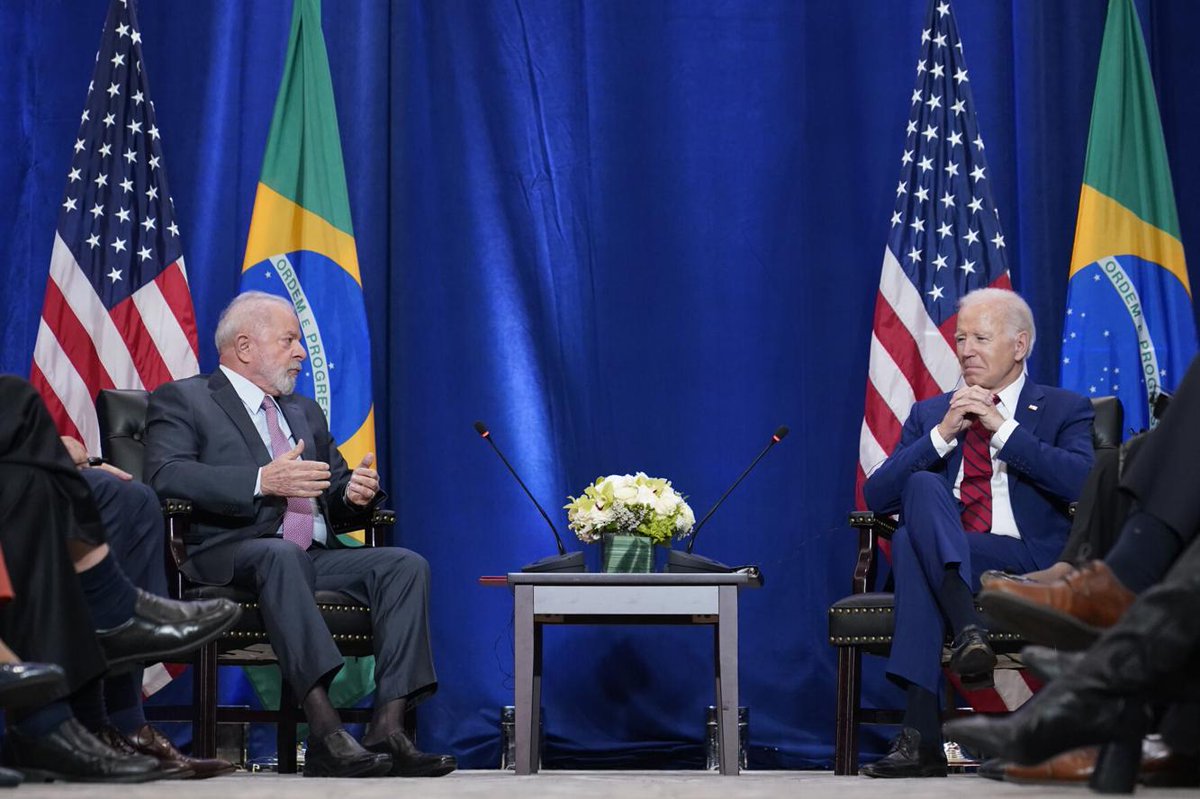 ChrisDJackson's tweet image. 🚨 After hosting three diplomatic events and then two campaign events today, President Biden is finally back at the White House.

I'll say it again: Joe Biden is up to the job BECAUSE HE IS DOING THE DAMN JOB.