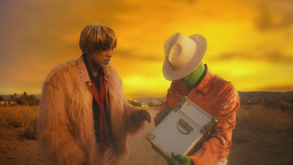 DPRIANarchive's tweet photo. MR. INSANITY &amp; MR. GREEN 🌕💚 https://t.co/8ZUd3uCbge