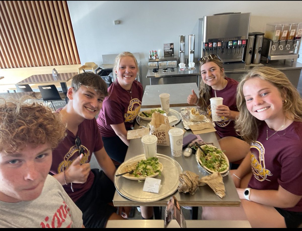 Double FMP hangout?? I don’t know, that’s gotta be breaking a record or something. Great game for the freshman boys! <a href="/Mrs_Dant/">Mrs. Hayley Dant</a> <a href="/CooperGoPo/">Mr. Vockell</a> <a href="/RCHSFMP/">RCHS FMP</a> <a href="/SydKing06/">Sydney Koenig</a> <a href="/carolinek998/">caroline kemper</a> <a href="/EthanKleier1/">Ethan Kleier</a>