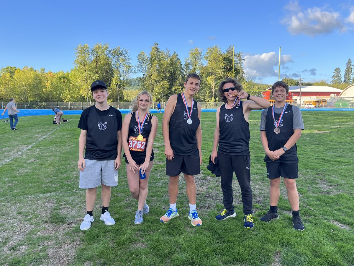wilhelm_rhs's tweet photo. Raptor XC runners are making us proud!  Breaking PRs and winning medals!  #raptorsrise #goraptors https://t.co/EeLbwQ67m8