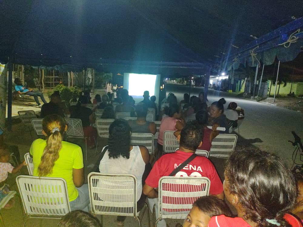 Vacilate está <a href="/dcabellor/">Diosdado Cabello R</a> mientras los amargados no encuentran como dar la cara porque #PrimariasNoHay nosotros en #PalmaSola #JuanJoseMora hacemos galleticas para mirar <a href="/ConElMazoDando/">Con el Mazo Dando</a>  
<a href="/AnitaChinsMonts/">Anita Montes♥</a> <a href="/Eilemspsuv/">𝕰𝖎𝖑𝖊𝖒𝖘</a> <a href="/Elhijodefina/">SamiMartinez Oficial</a> <a href="/avilaelguerrero/">Jose Avila</a> <a href="/Comando_Activo1/">Airto Cortez</a>