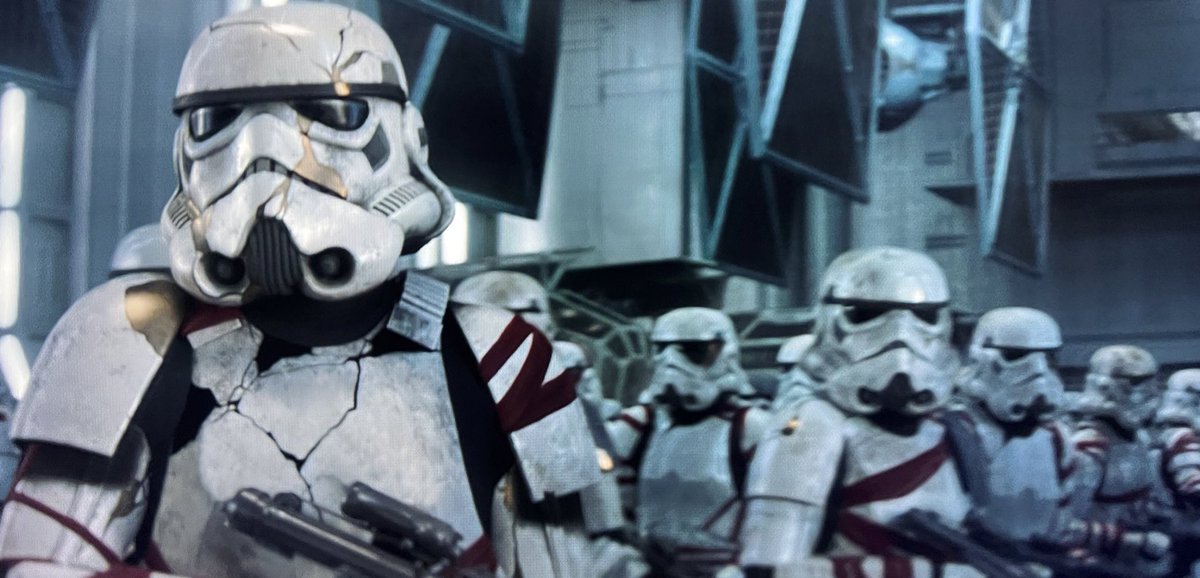 Fett_Films's tweet photo. Tras el estreno del episodio 6 de #Ahsoka y de la vuelta del Gran Almirante Thrawn, hoy os vengo a hablar de sus tropas, la remanente de hombres y mujeres que quedaron atrapados en Peridea por más de 10 años y sufrieron un terrible destino. Los Night Troopers.

🧵Abro hilo🧵 https://t.co/ixMjJ3nZX8