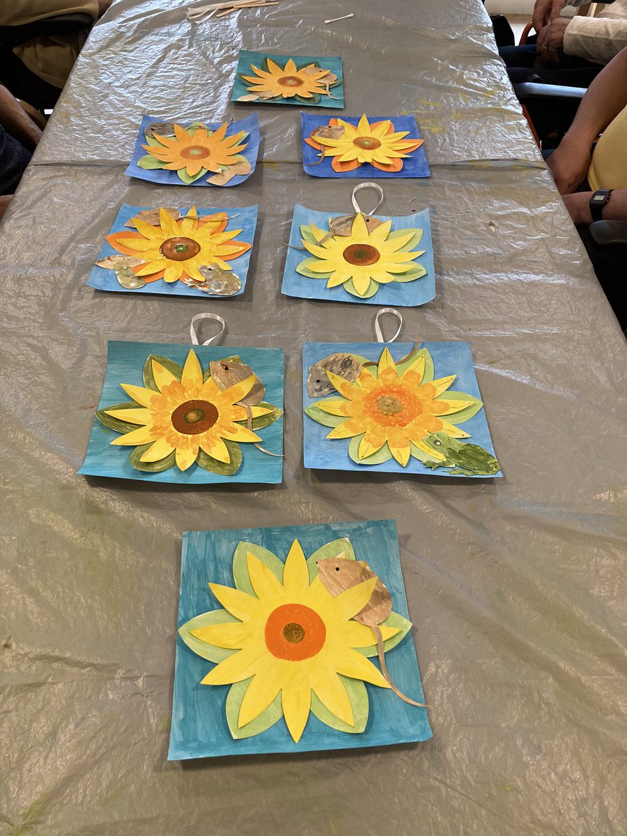 west_mojo's tweet photo. Everyone was delighted with their individual #sunflowers with field mice, frogs and mushrooms at #ShireHall @HallmarkCare #cardiffbay The results are sure to brighten any room! π€©π»π¨
@Artsincarehomes @creativemojo
#residentwellbeing #artsforall #PromotingIndependence https://t.co/UbhvfCp6QL