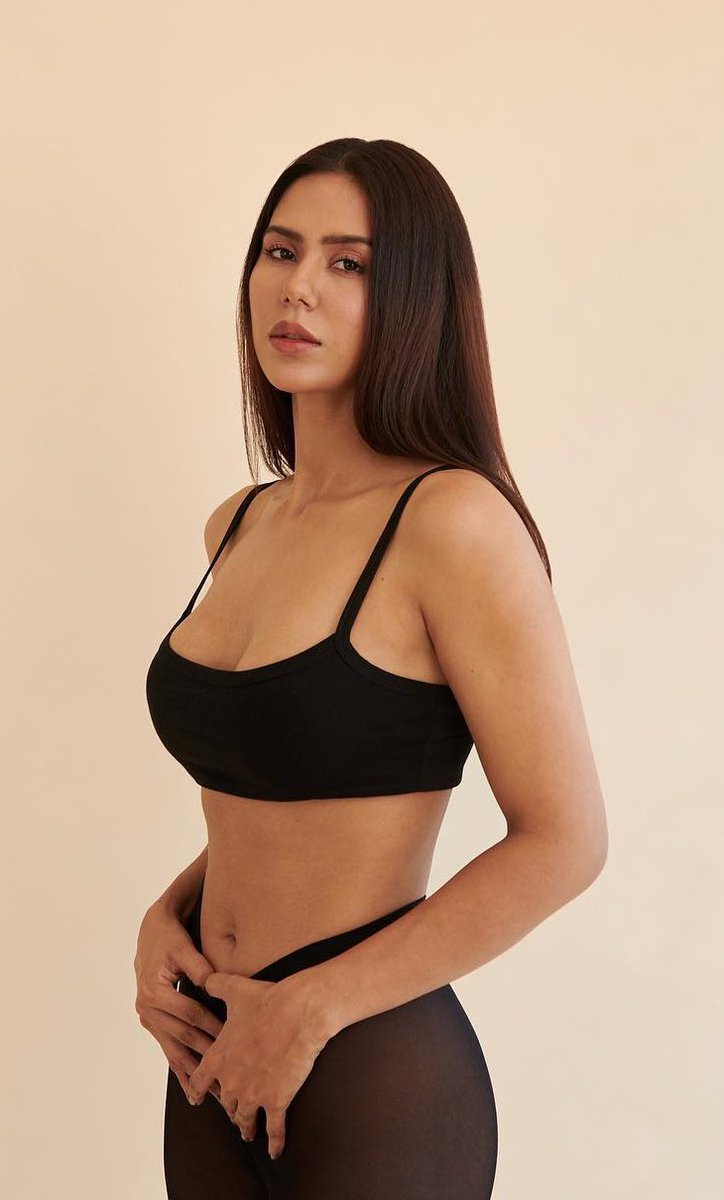 F6h4O71boAAk8hu?format=jpg&name=medium