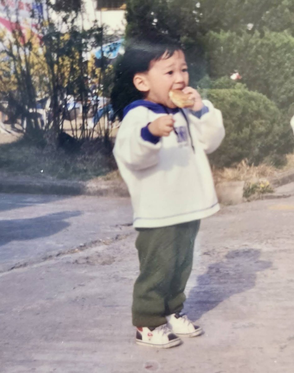 knockknock0408's tweet image. CHEN : 🎂🥂🙏🤍
yt3.ggpht.com/6kzzHHbN99-l5R…
@weareoneEXO