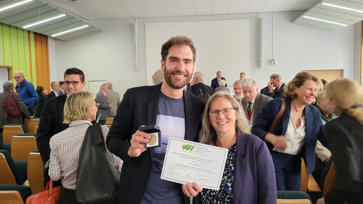 5/8 et que mieux en parler donne les clés à la société pour les surmonter. Merci <a href="/ARTEfr/">ARTE</a> : en particulier Natalie Weber, la chargée de programme, à la rédactrice en chef Gabriele Hess-Fernandez et à l'équipe avec moi sur le terrain @stenkaaa <a href="/anais_vd/">Anaïs</a>  <a href="/Nothin_to_Hide/">Marc Meillassoux</a> <a href="/veith4film/">frederique</a>