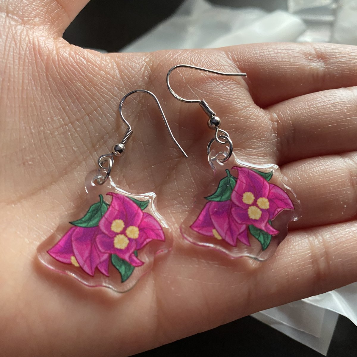 mangakats's tweet photo. @VograceCharms Oh my god 🥹✨ yes please!! I love them and I need to make more of these: https://t.co/5RnkClt6dv