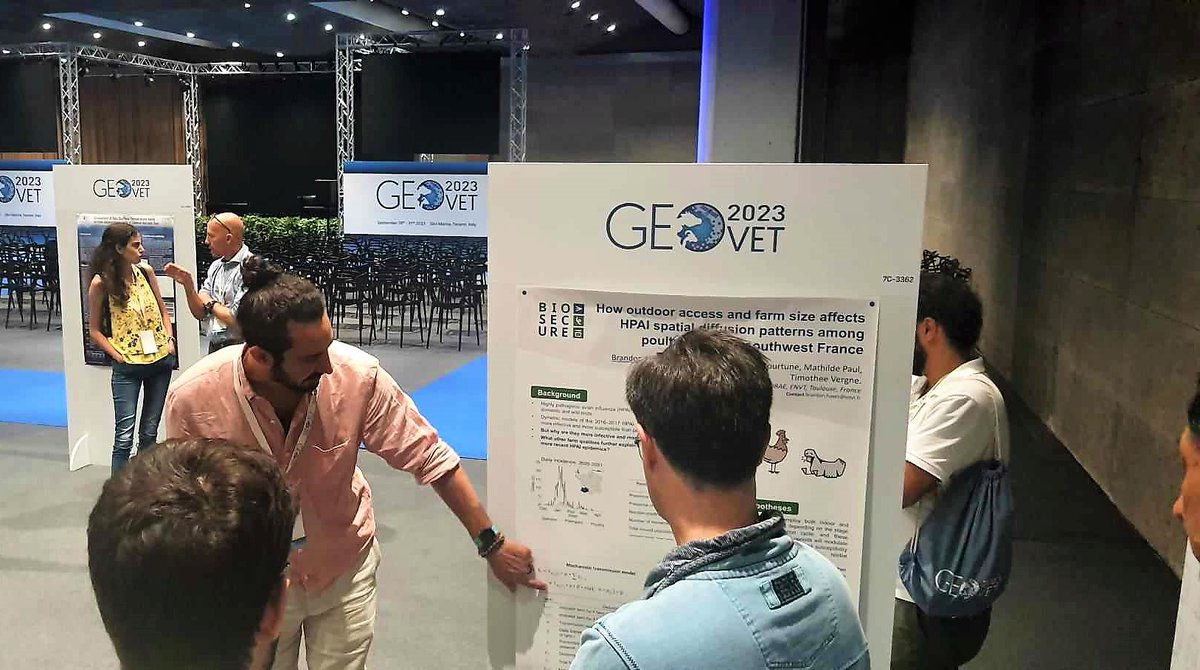 How external and internal #biosecurity in poultry farms might affect the spread of highly pathogenic avian influenza #HPAI viruses between farms?
Check this out with @TheDrsHayes at <a href="/GeoVet23/">GeoVet2023</a>.
Part of the @biosecure_eu project.