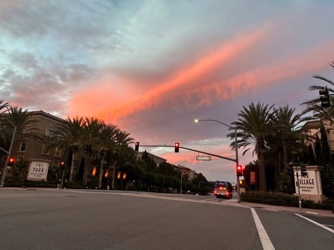 Jasmine_Loce's tweet photo. #EveningSunset Met such a beautiful scene on the way to dinner, had to take a photo to document it #LosAngelesEveningSunset https://t.co/S7Ds0wToEp