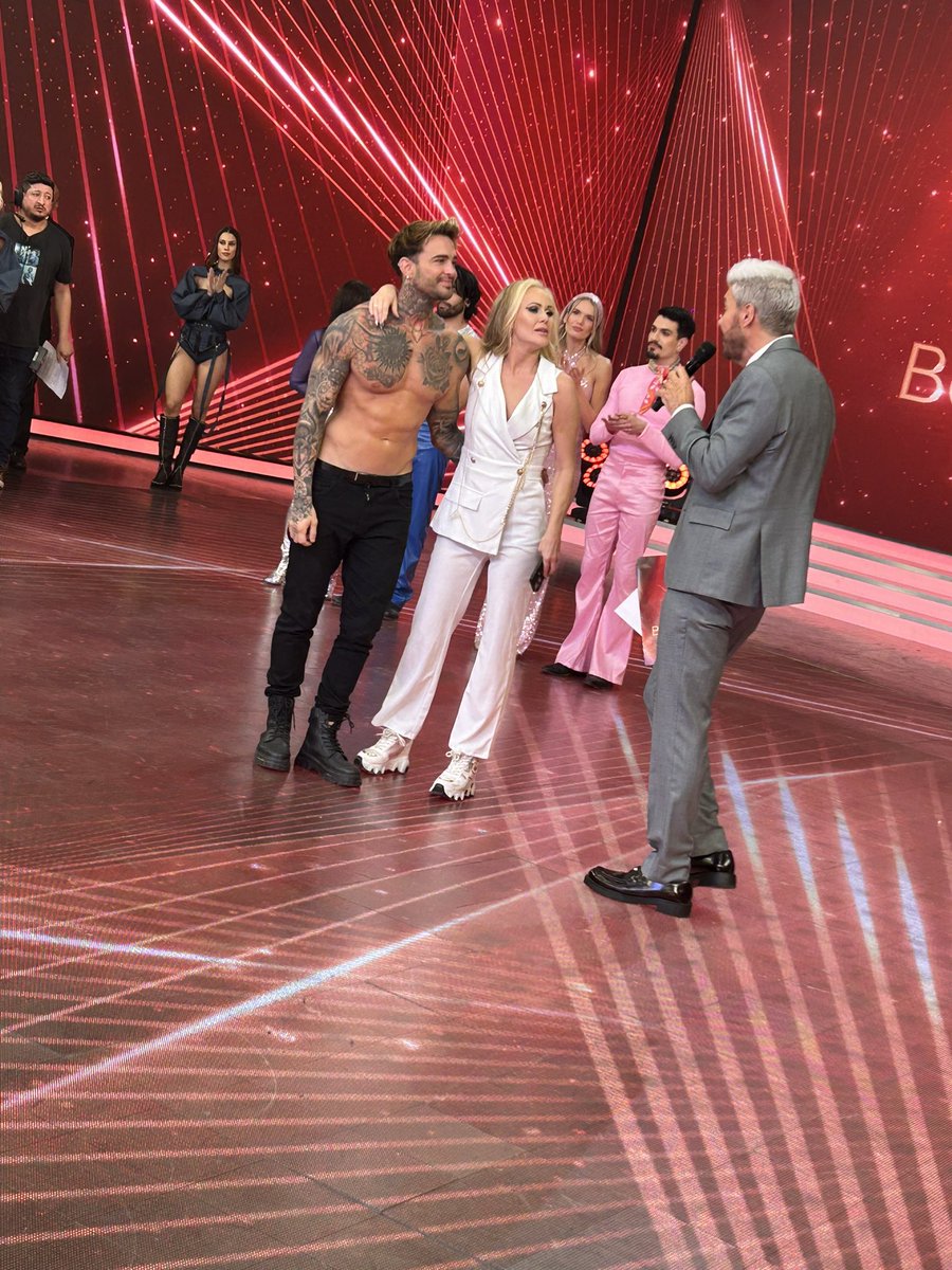 elejercitodelam's tweet photo. Primer pareja eliminada #LAM https://t.co/RdpBr4nbQE
