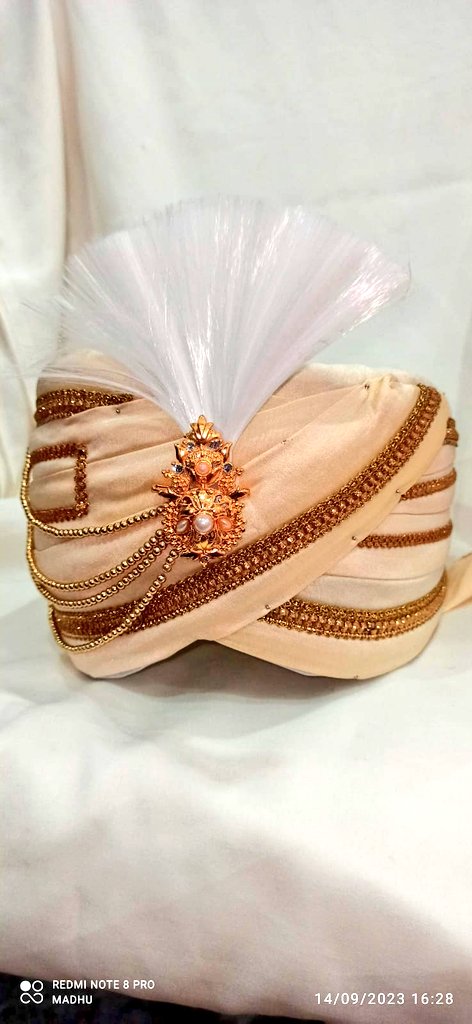 tgmepma's tweet image. #KnowYourSHG-A product a day🛒
 
Be it in Tricolor,vibrant hues for festive season or pastels from the wedding palette- customized #pagdis for all occasions by Mytri SHG, Bhongir,#Yadadri

For orders 📞call or watsapp 📲
Srilatha 9705486086

@KTRBRS
@arvindkumar_ias 
#Vocal4local