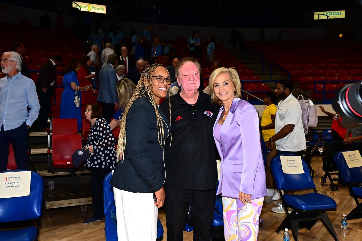 Kim Mulkey tweet media