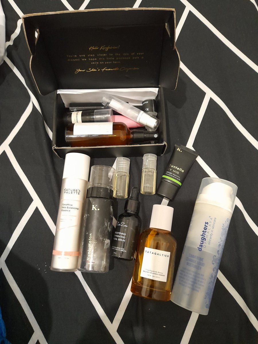 Kayman - semua products dia
Jelita KL - semua products dia
Zarzou - semua products dia 
Yello - semua products dia
Dom - moisturiser, serum &amp; spot acne 💯 
(lain belum try tp ada stocks range lain)
NP - jelly oil cleanser &amp; essence 
Tata - essence dia
Mimpimika - toner &amp; serum