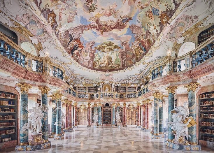 南ドイツにあるヴィブリンゲン修道院図書館、有名なロココ建築物の一つ
