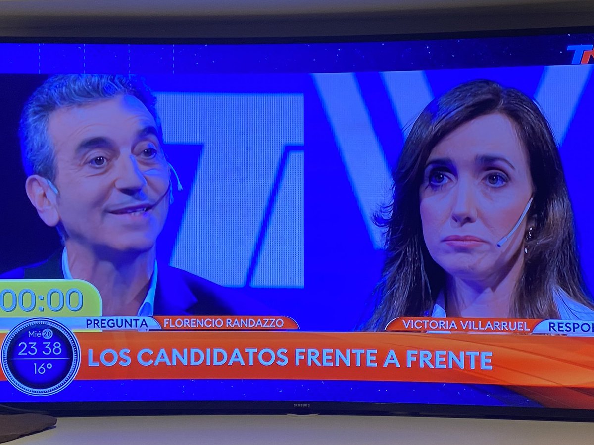 juancourel's tweet photo. -Victoria, ¿vos sabés que Cristina me había prometido ser candidato a Presidente? https://t.co/6ooG9dkS16